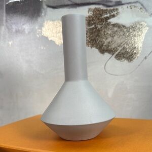 Ferm Living 
Sculpt Vase Pod